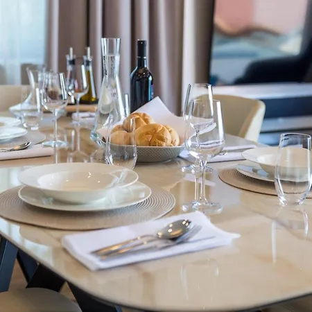 Luxury Iris Adriatica ***** * אופטיה