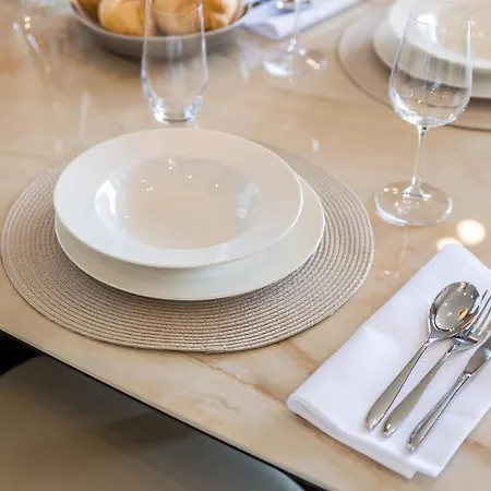 Luxury Iris Adriatica ***** * אופטיה