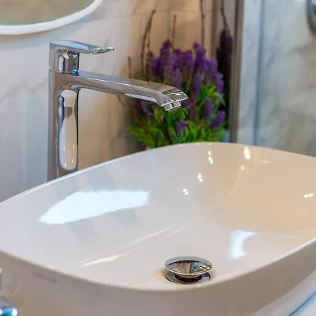 דירה Luxury Iris Adriatica ***** *